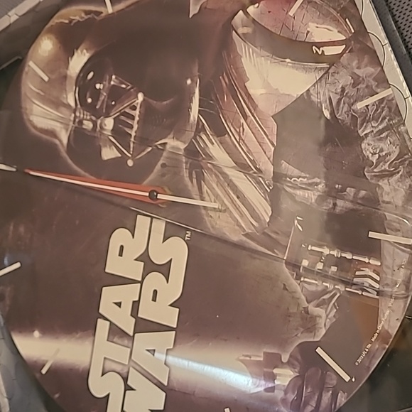 2013 Star Wars Darth Vader 13.5 inch Wall Clock - Picture 2 of 6